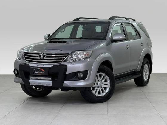 TOYOTA HILUX SW4 3.0 SRV 4X4 16V TURBO INTERCOOLER DIESEL 4P AUTOMÁTICO